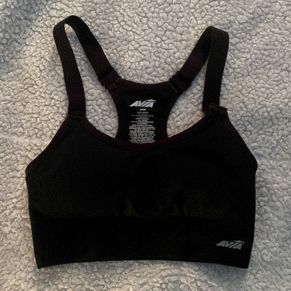 AVIA sport bra, only wore a couple of times. Very nice material and good quality